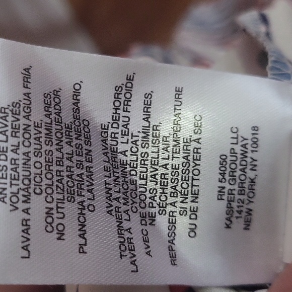 Beautiful blouse - Picture 10 of 10